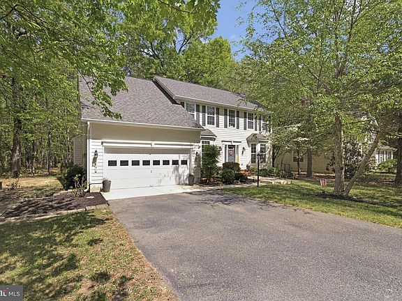3rd image of 11280 Lord Baltimore Dr