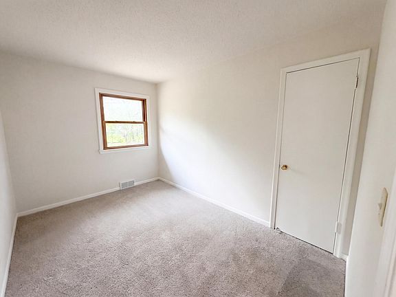4th image of 8615 Virginia Cir N