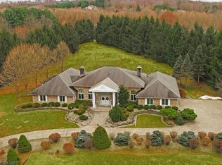 10 Kerby Ln, Mendham, NJ 07945