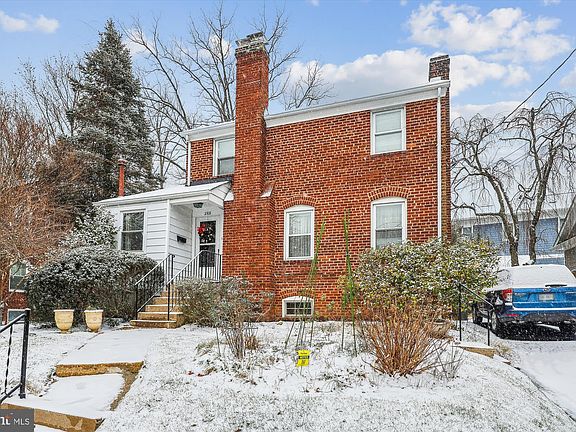 4th image of 2708 N Florida St