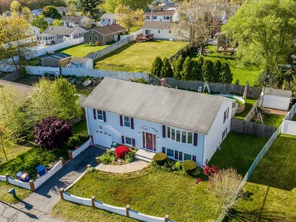 11 Gladys St, New Bedford, MA 02745