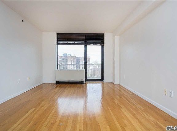 3rd image of 11624 Grosvenor Ln APT 6E