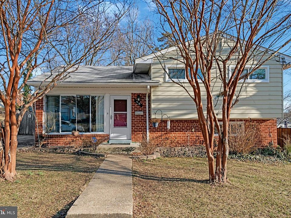 1st image of 98 S Iris St