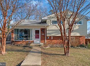 98 S Iris St, Alexandria, VA 22304
