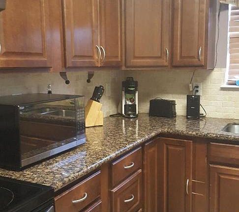 4th image of 5117 Crestwood Hill Dr