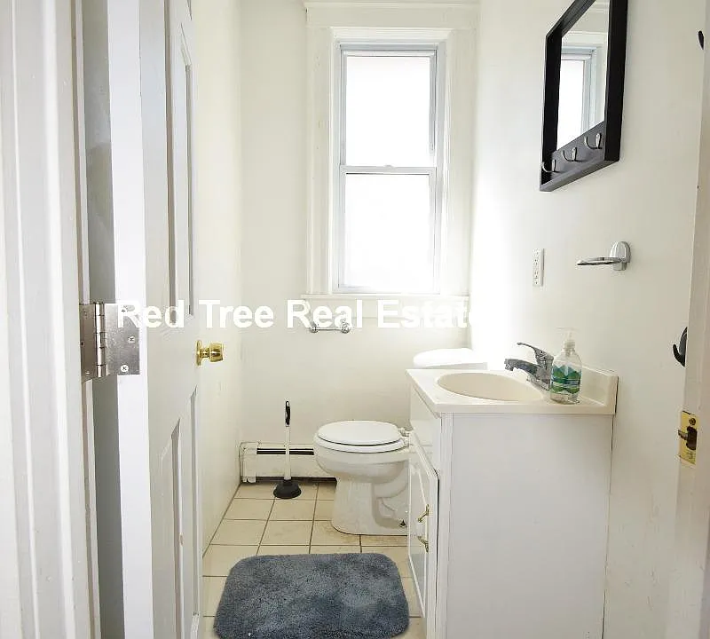 62 Algonquin Rd #2