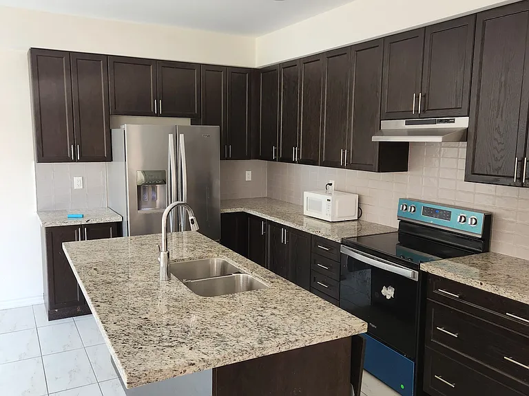 134 Petch Ave — Photo 4