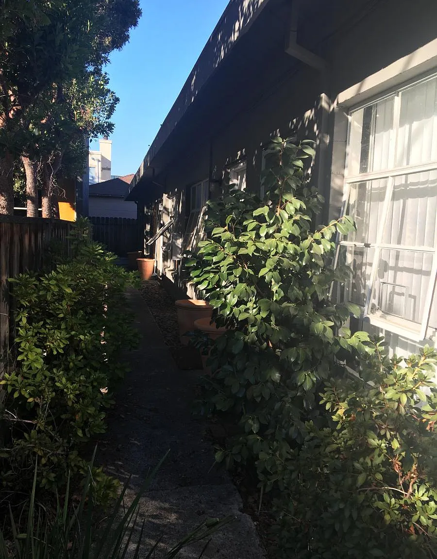 Studio, 450 sqft, $2,250 — Photo 4