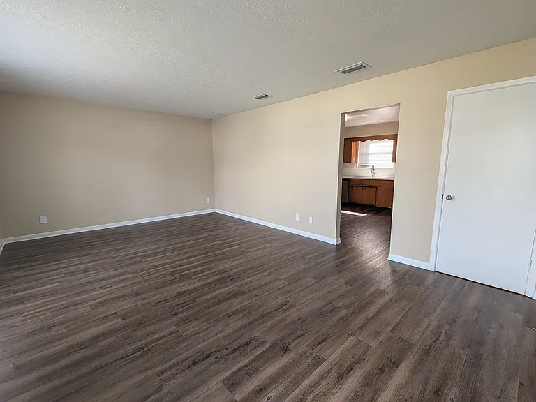 6036 Bizier Rd — Photo 2