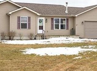 3013 Mitchells Ln, Stockbridge, MI 49285