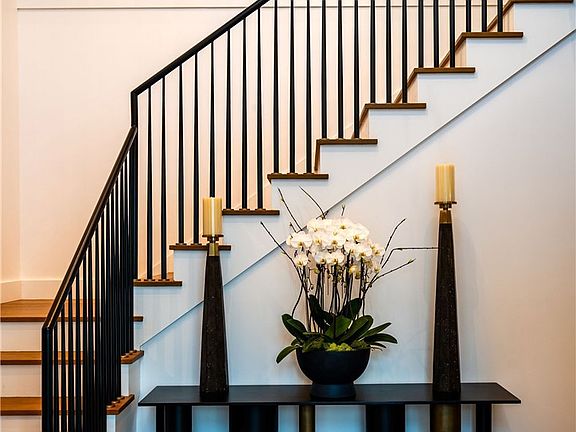 2nd image of 704 Apsley Rd