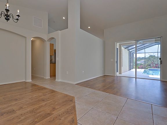 5th image of 4511 River Close Blvd