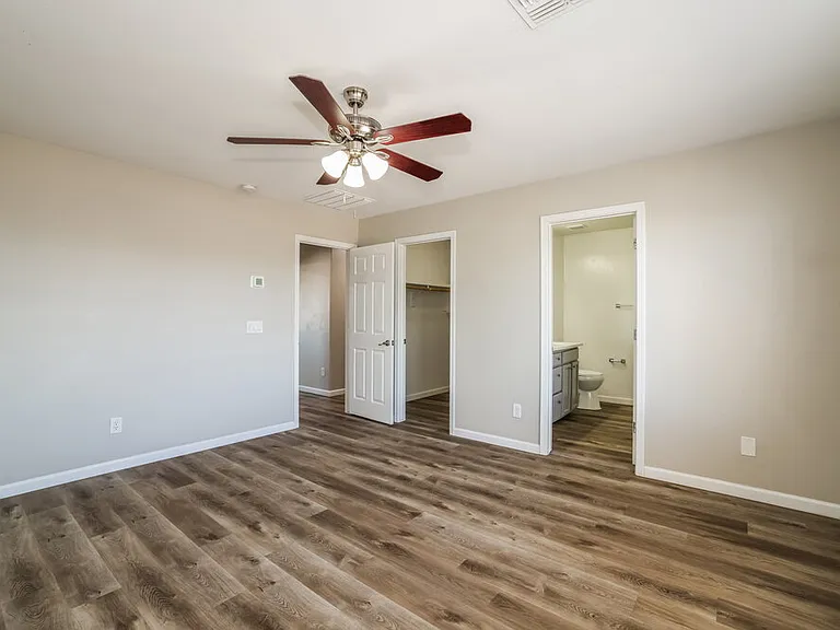 7203 W Illini St — Photo 9