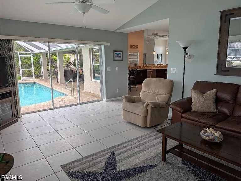 5008 SW 9th Pl — Photo 8