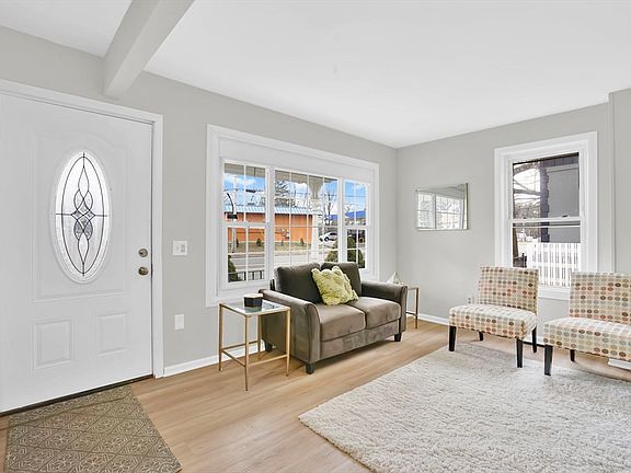 5th image of 64 Berkshire Ave