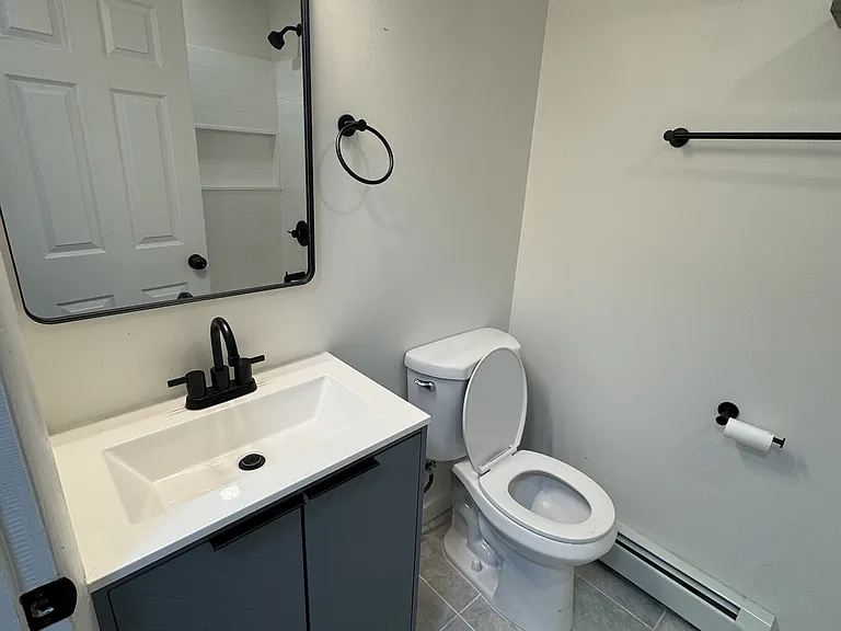 98 East Market Street — Photo 10