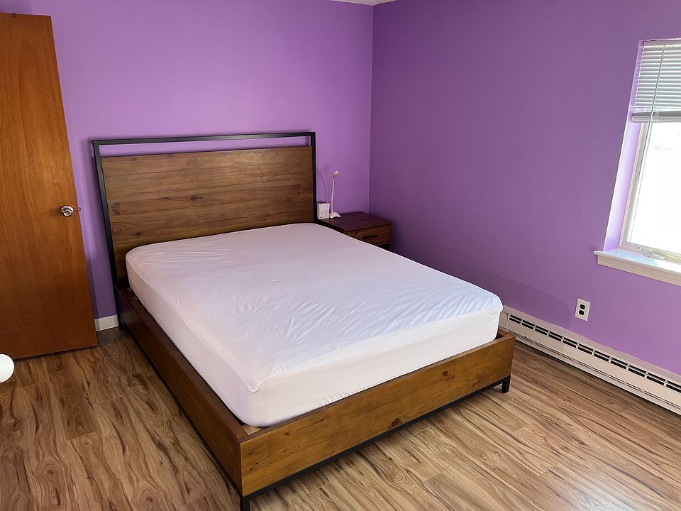1st image of 33 Lodgen Ct APT 4E