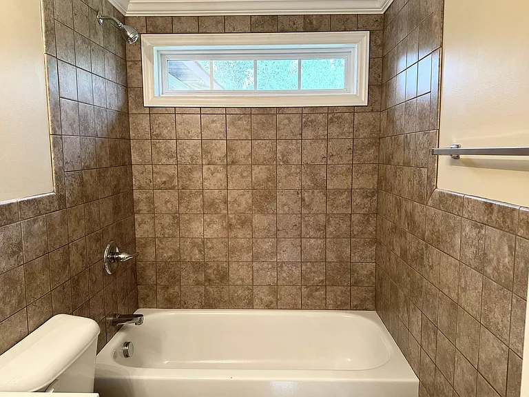 109 Turner St — Photo 14