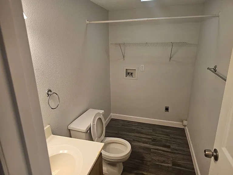 307 Pine Ridge Dr #307 — Photo 6