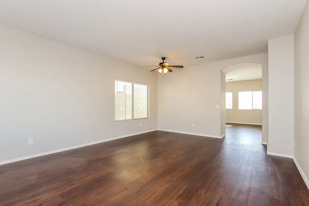 4 bed, 2.5 bath, 2114 sqft, $2,260 — Photo 2