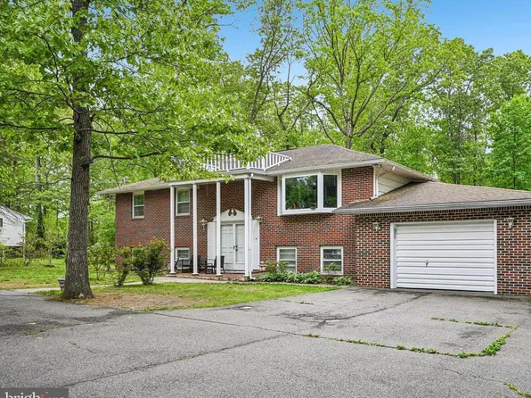150 Nelson Dr, Williamstown, NJ 08094