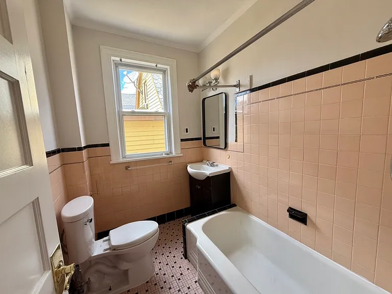 308 Davis Ave #2 — Photo 10