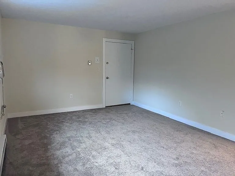 69 Nicholas Rd #B — Photo 8