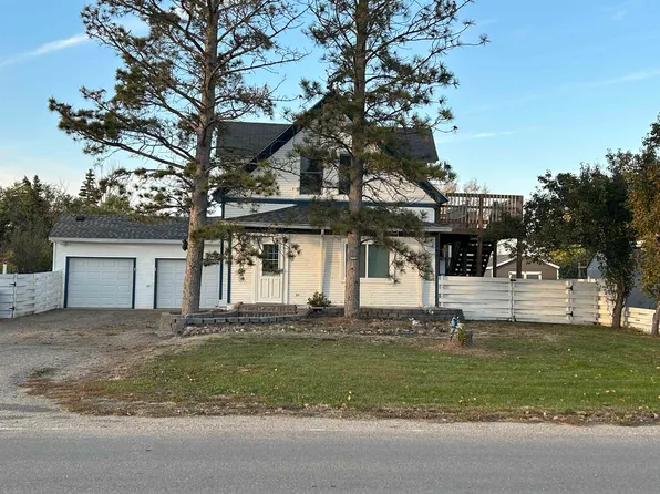 308 Main St W, Deering, ND 58731