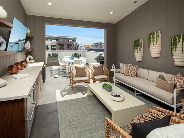 107 10th St, Marina, CA 93933
