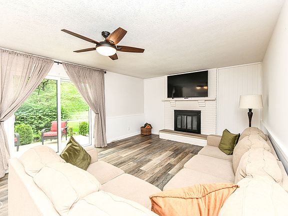 4th image of 1202 Willow Way