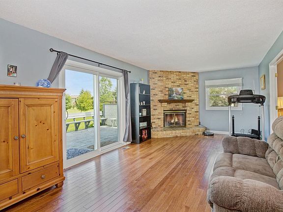 5th image of 1212 Harwood Cir