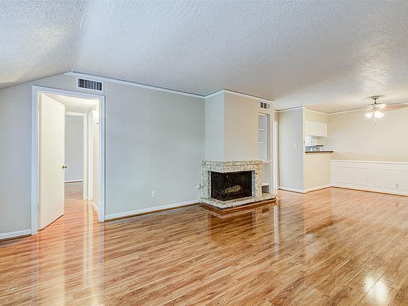 2nd image of 2555 Marilee Ln APT 4
