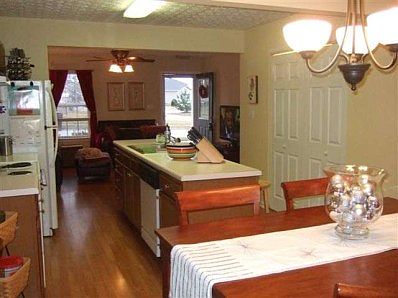 5th image of 212 River Avon Ct
