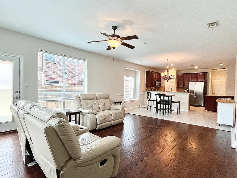 2204 Paige Ct — Photo 14