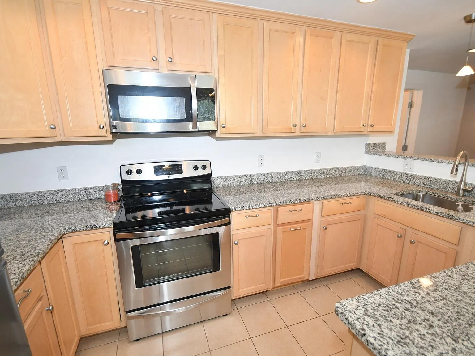 2 bed, 2.0 bath, 1362 sqft, $3,500 — Photo 2