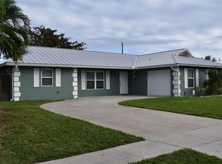 826 Palama Way, Lantana, FL 33462