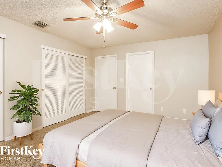 1647 SW 30th Ter — Photo 12