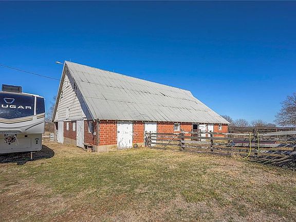 3rd image of 27615 Block Rd