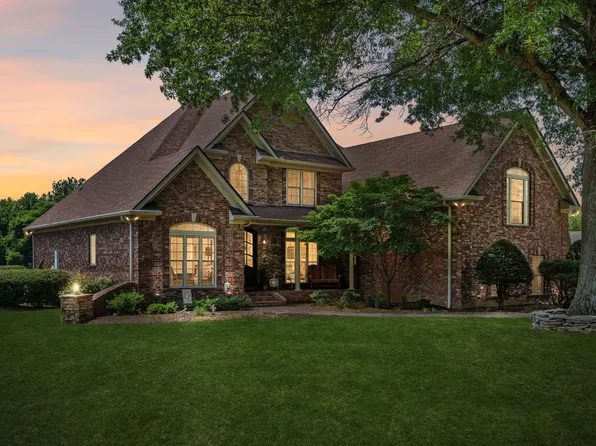 1405 Drakes Creek Rd, Hendersonville, TN 37075