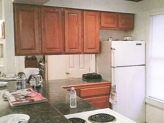 3rd image of 104 Barlett Ave