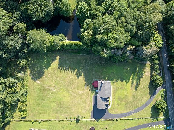 3rd image of 160 River Road
