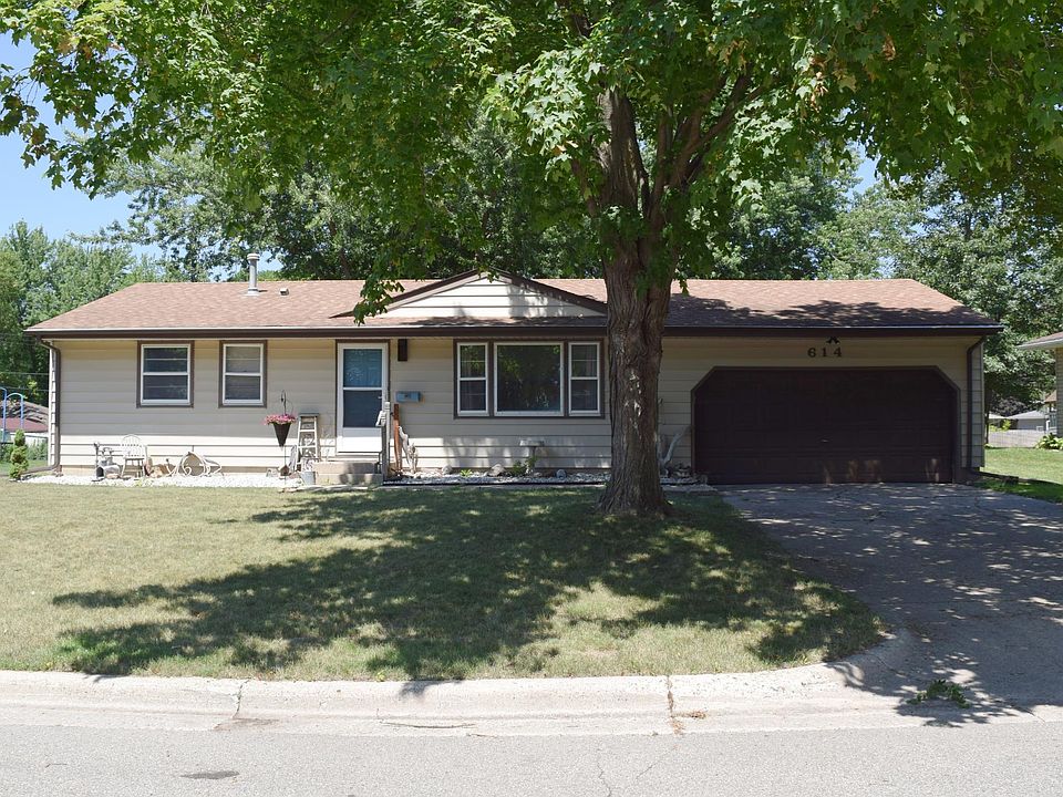 1st image of 614 13th St NE