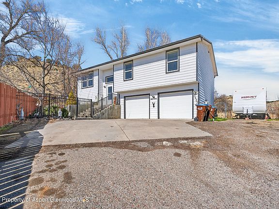 2nd image of 2633 Shawnee Ct