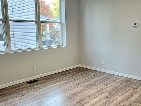 4th image of 2450 Cleveland Blvd