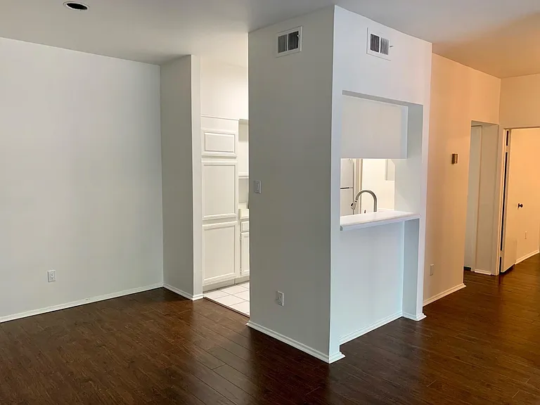 2025 Augusta Dr #203 — Photo 8