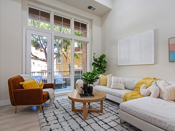 2nd image of 123 Holly Ter