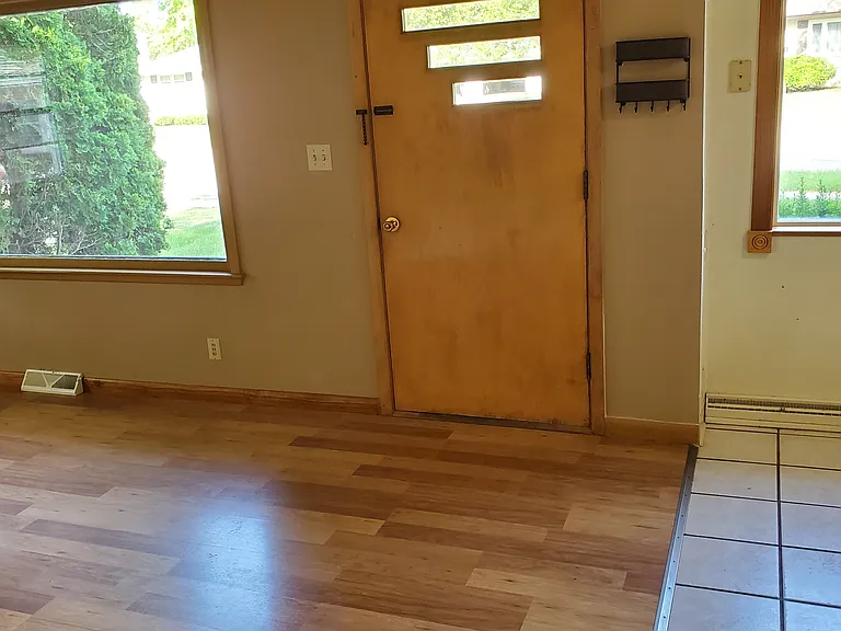 1163 Higgins Ave — Photo 47