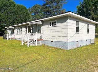 99 Susan St, Clinton, NC 28328