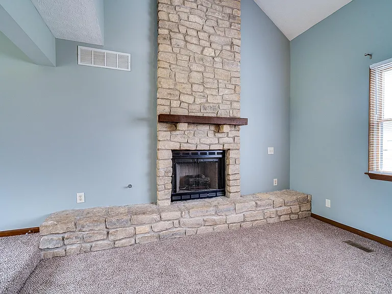 230 N Gebhart Church Rd — Photo 5
