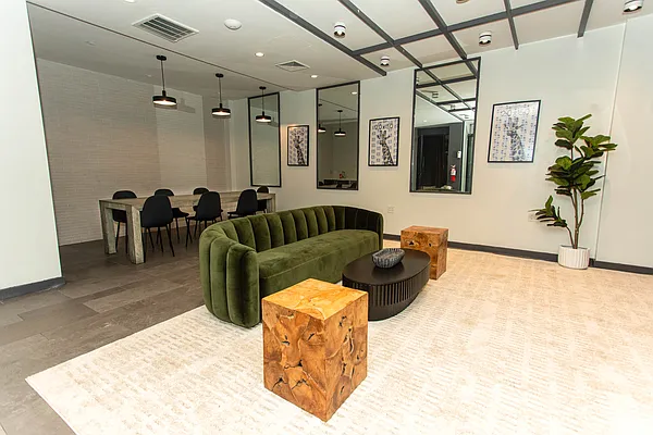 Entry / hallway, photo 2